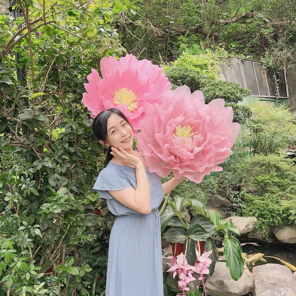 巨型皺紋紙牡丹 — 雙花